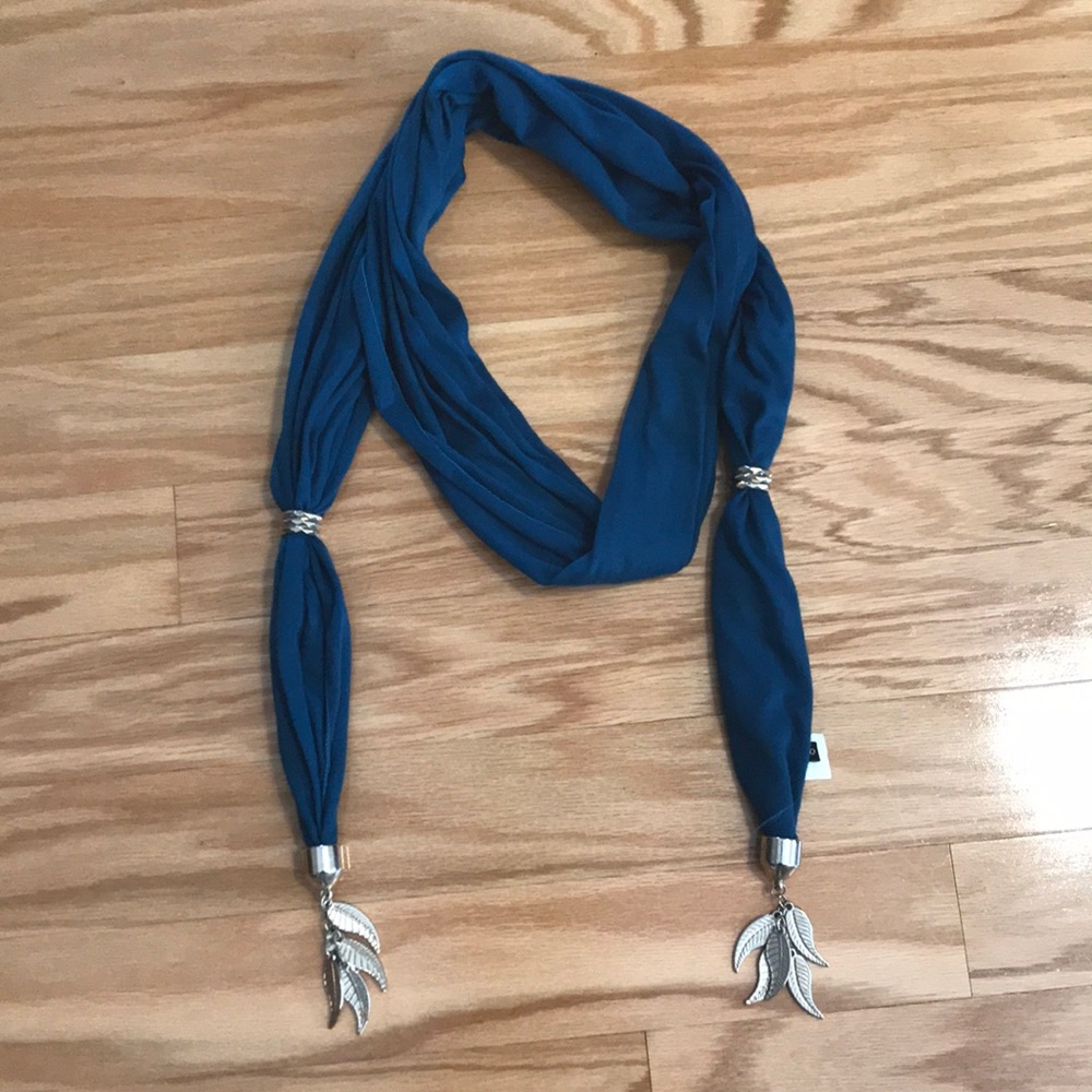 Antonio blue feather accent scarf